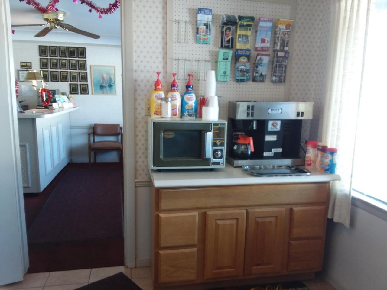 Budget Host Inn - Manistique Exterior foto